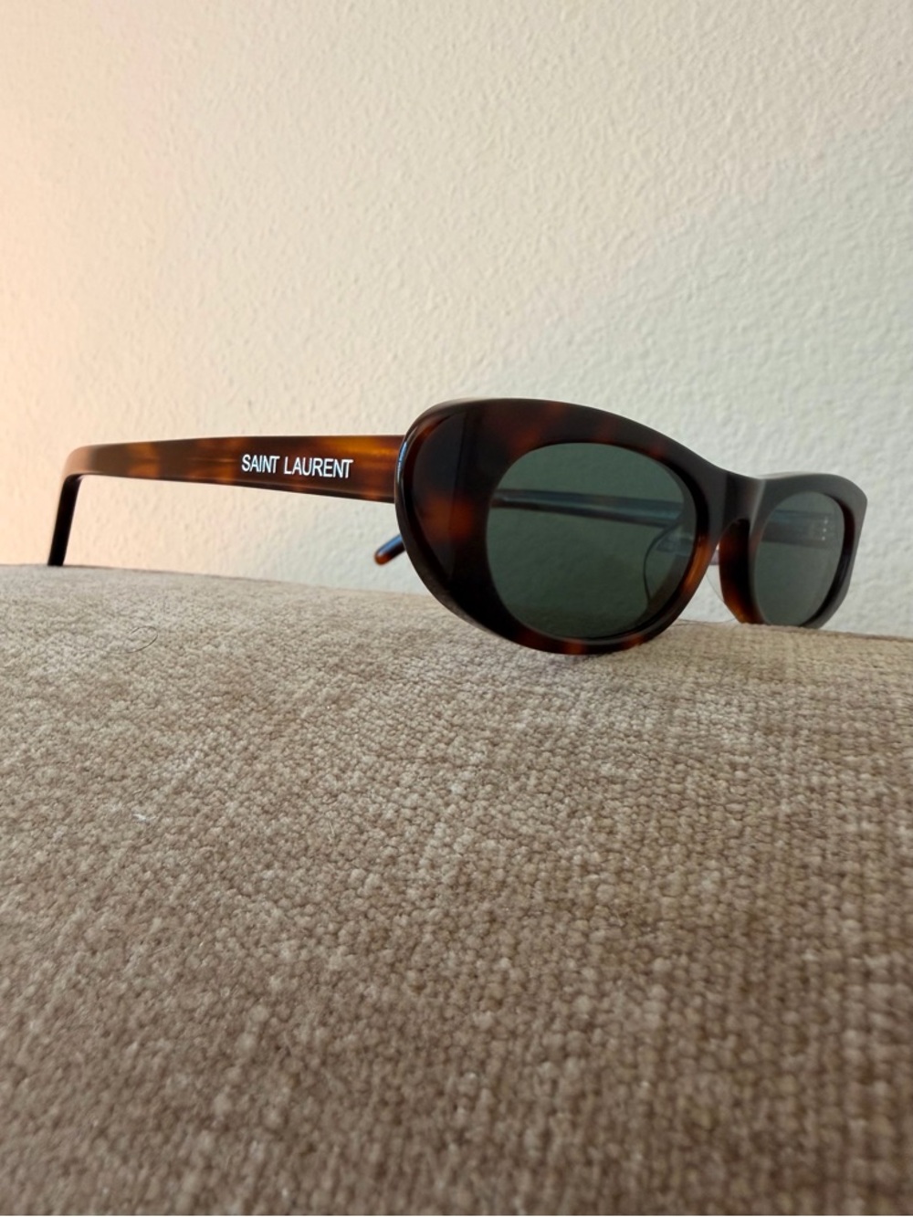 🐻Saint Laurent Tortoise Oval Sunglasses Chic Minimal Frame ✨